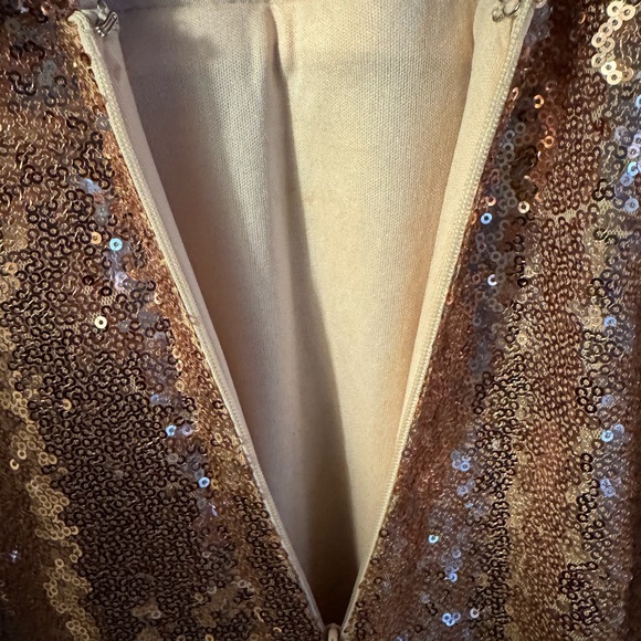 Rose gold sequins dress - Picture 9 of 10